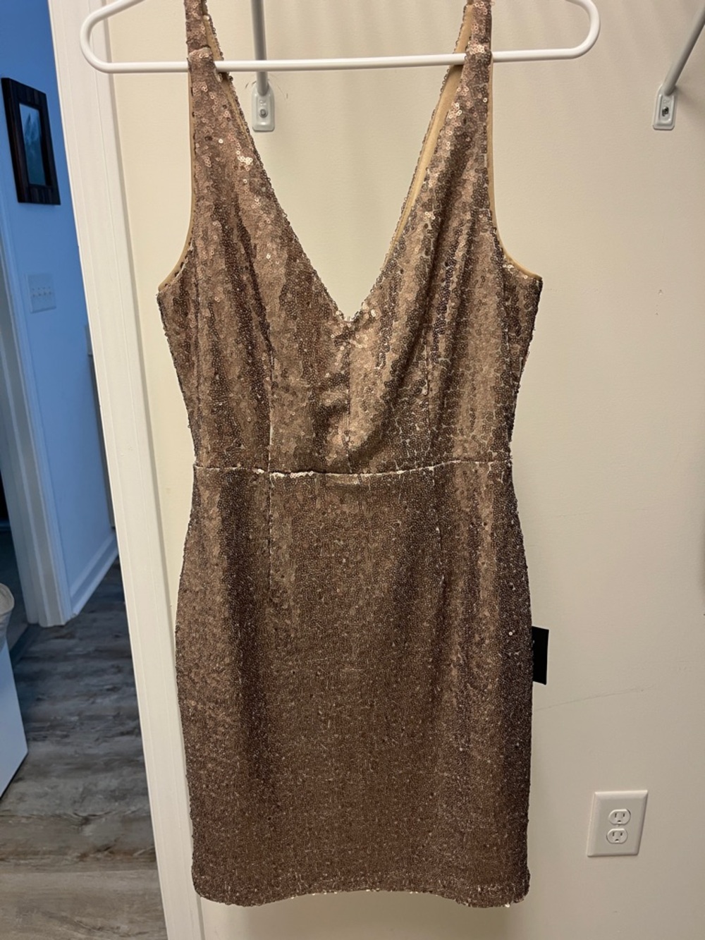 NWT Lulu's Rose Gold Sequin V-Neck Mini Dress